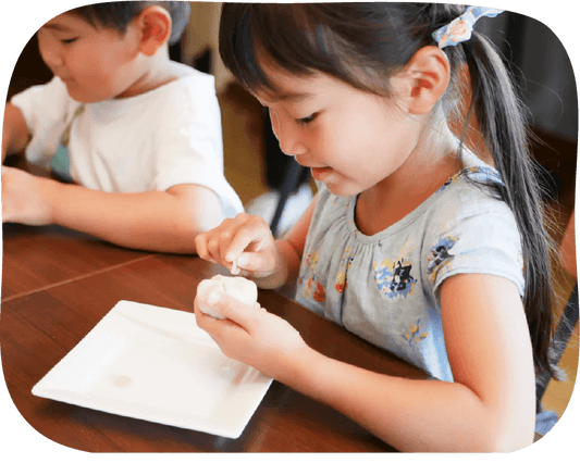 おうち時間を子供と楽しむ工作アイデア！年齢別・季節別の簡単レシピ集